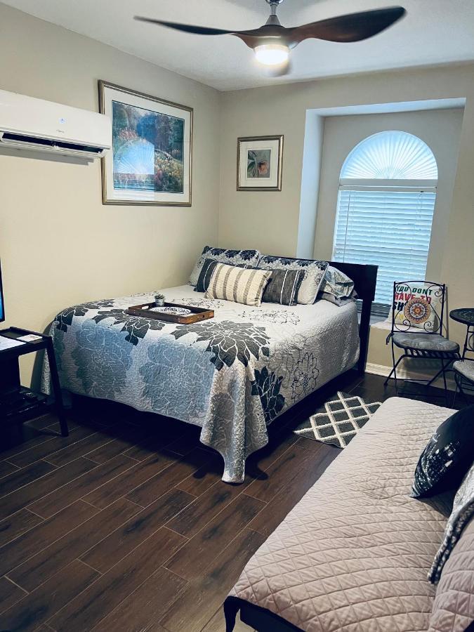 Ruskin Fl Private 2 Bdrm 1 Bath Suite Common Areas Shared With Host And Cat Buitenkant foto