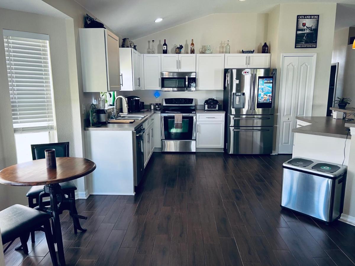 Ruskin Fl Private 2 Bdrm 1 Bath Suite Common Areas Shared With Host And Cat Buitenkant foto